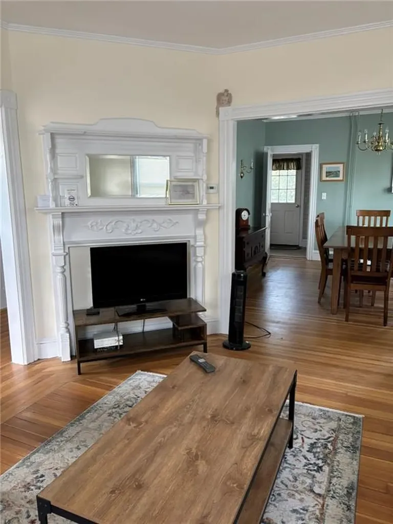 11 Eastnor Road Newport RI 02840