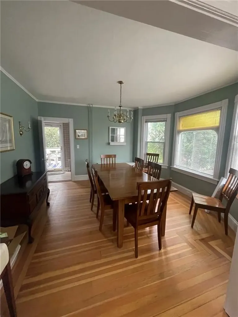 11 Eastnor Road Newport RI 02840