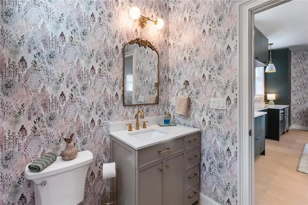 20 Kensington Avenue Portsmouth RI 02871