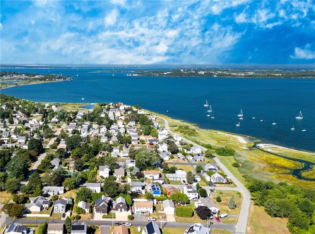 20 Kensington Avenue Portsmouth RI 02871
