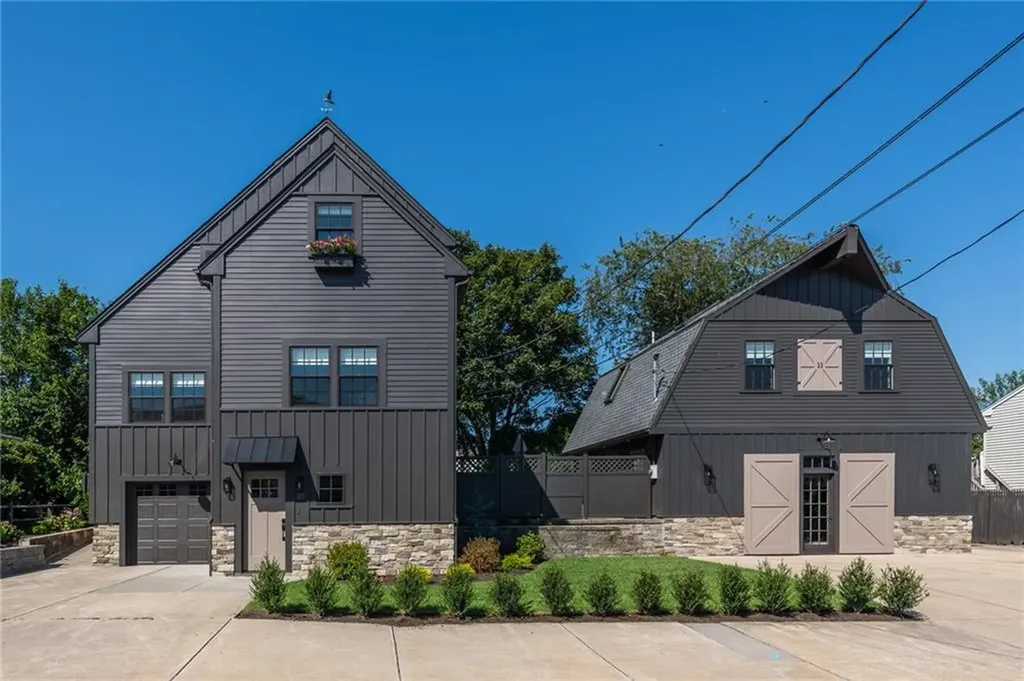 20 Kensington Avenue Portsmouth RI 02871