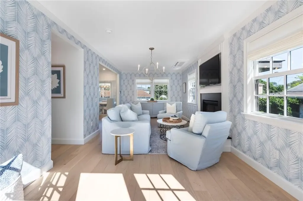 20 Kensington Avenue Portsmouth RI 02871