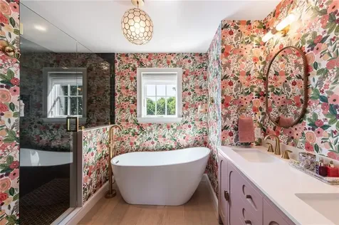 20 Kensington Avenue Portsmouth RI 02871