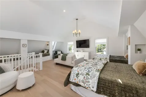 20 Kensington Avenue Portsmouth RI 02871