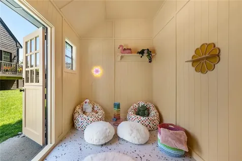 20 Kensington Avenue Portsmouth RI 02871