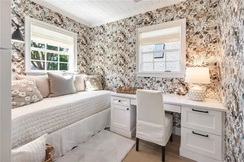 20 Kensington Avenue Portsmouth RI 02871