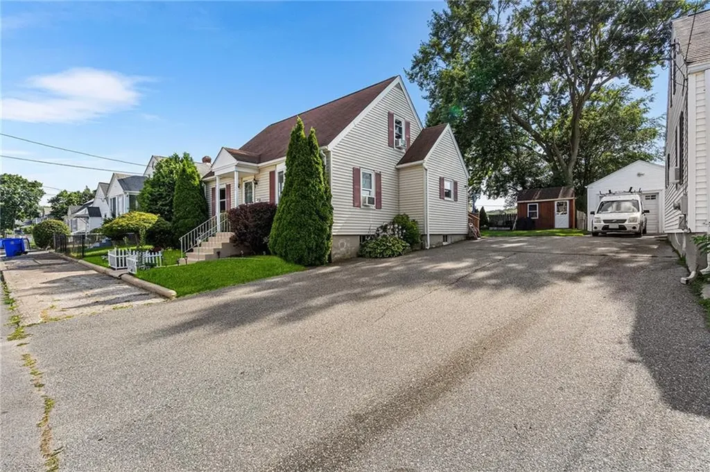 76 Baird Avenue North Providence RI 02904