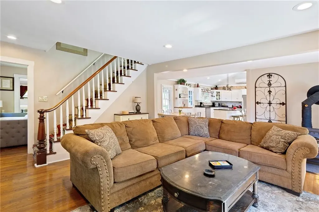 342 Post Road Westerly RI 02891