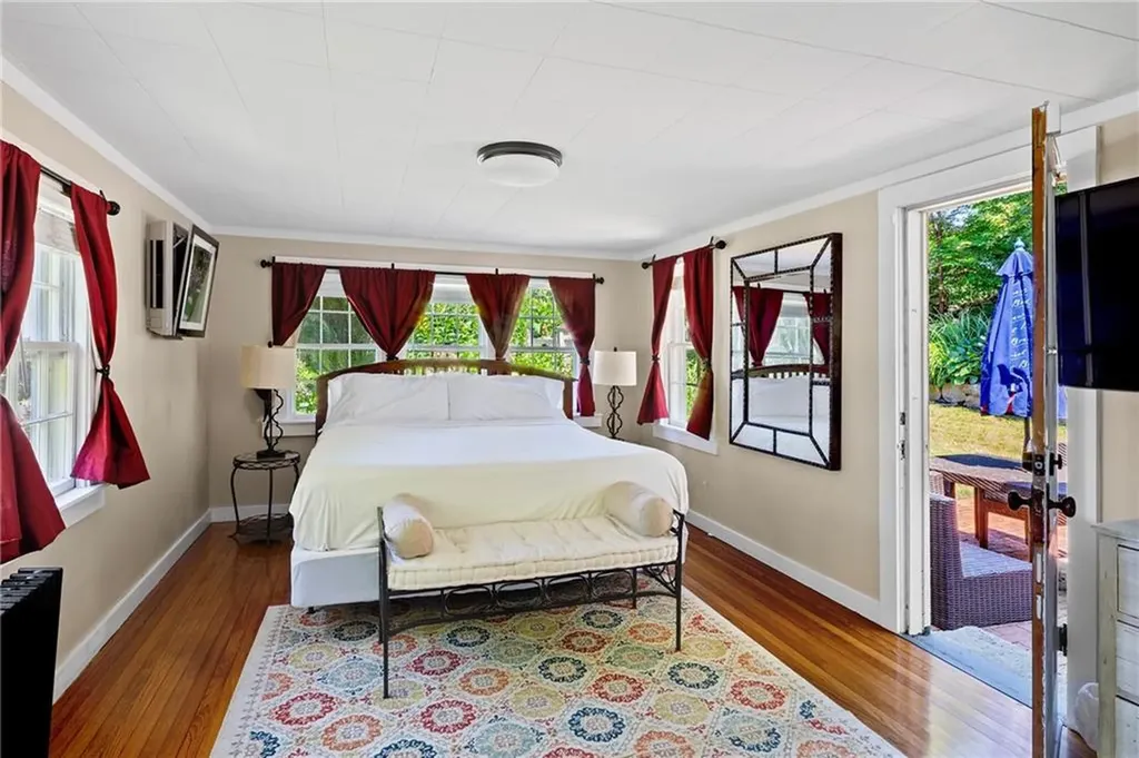 342 Post Road Westerly RI 02891