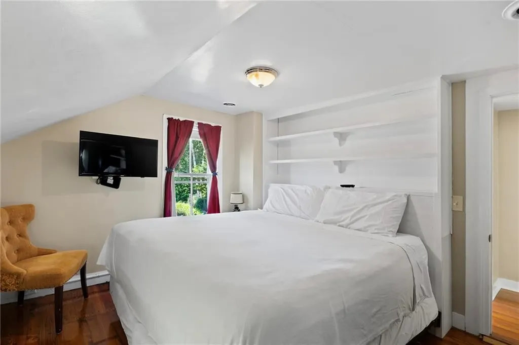 342 Post Road Westerly RI 02891