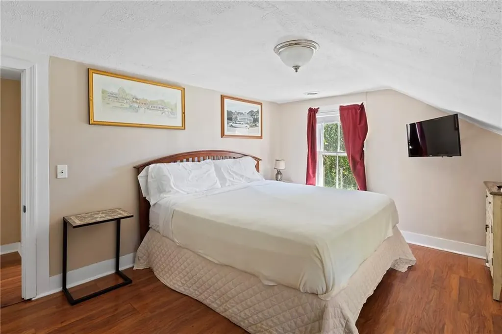 342 Post Road Westerly RI 02891