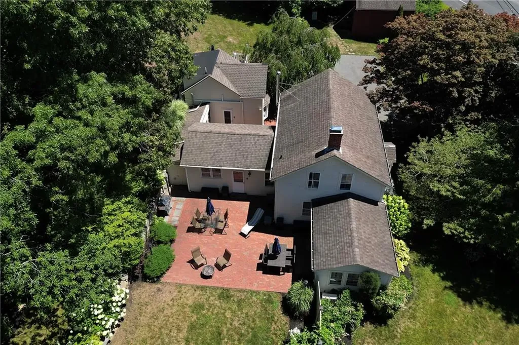 342 Post Road Westerly RI 02891