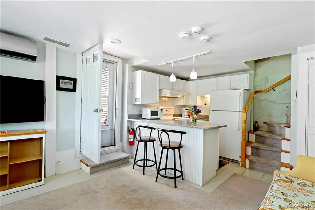 342 Post Road Westerly RI 02891