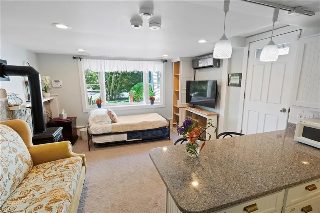 342 Post Road Westerly RI 02891