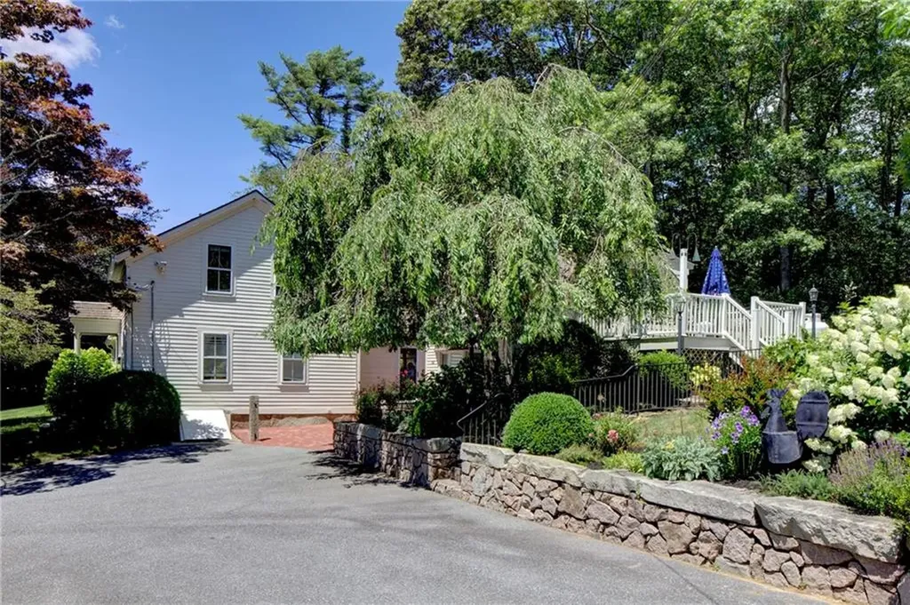 342 Post Road Westerly RI 02891