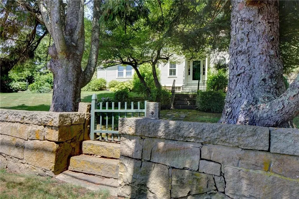 342 Post Road Westerly RI 02891