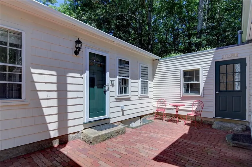 342 Post Road Westerly RI 02891