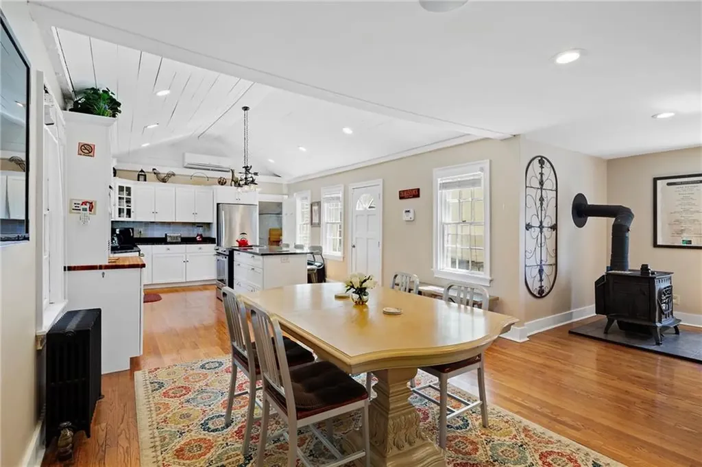 342 Post Road Westerly RI 02891