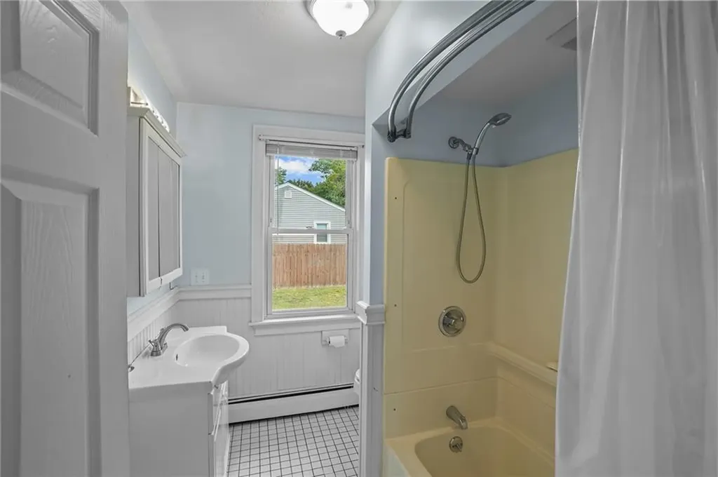 126 Lloyd Avenue Warwick RI 02889