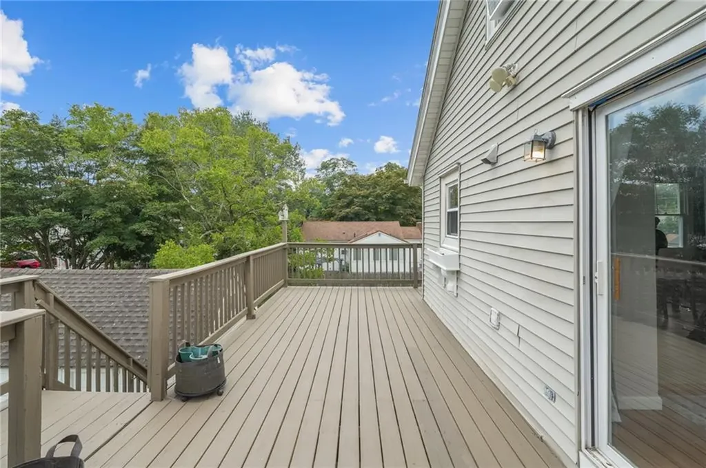 126 Lloyd Avenue Warwick RI 02889