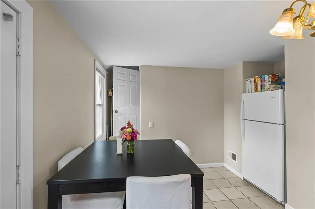 126 Lloyd Avenue Warwick RI 02889
