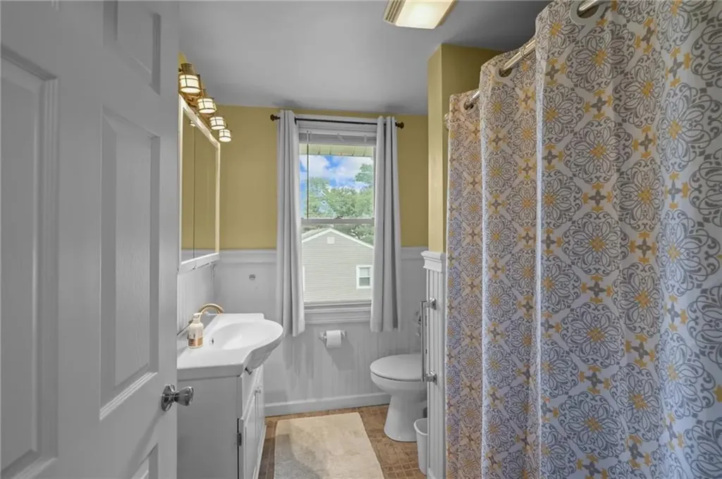 126 Lloyd Avenue Warwick RI 02889