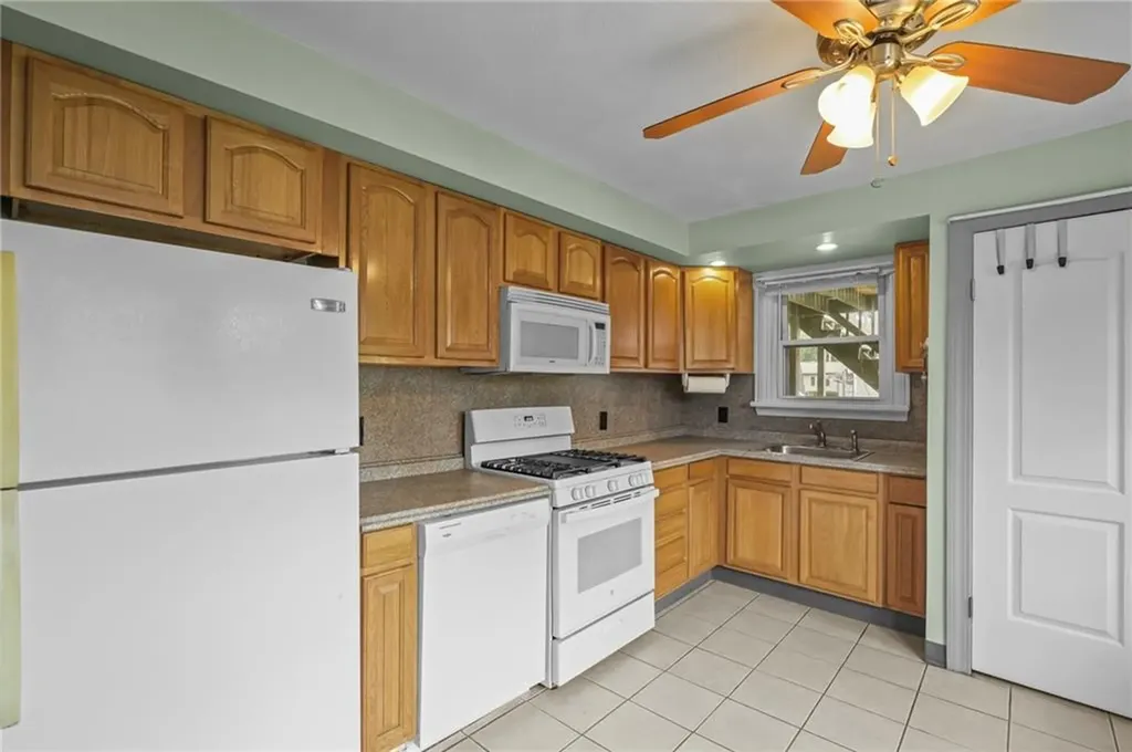 126 Lloyd Avenue Warwick RI 02889