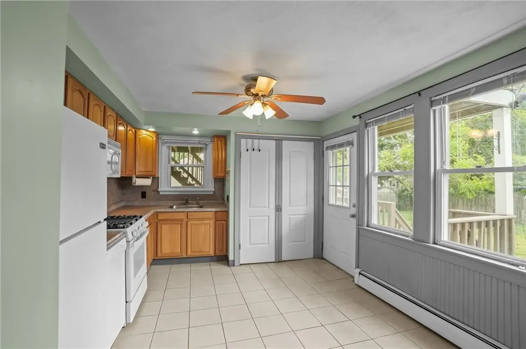 126 Lloyd Avenue Warwick RI 02889