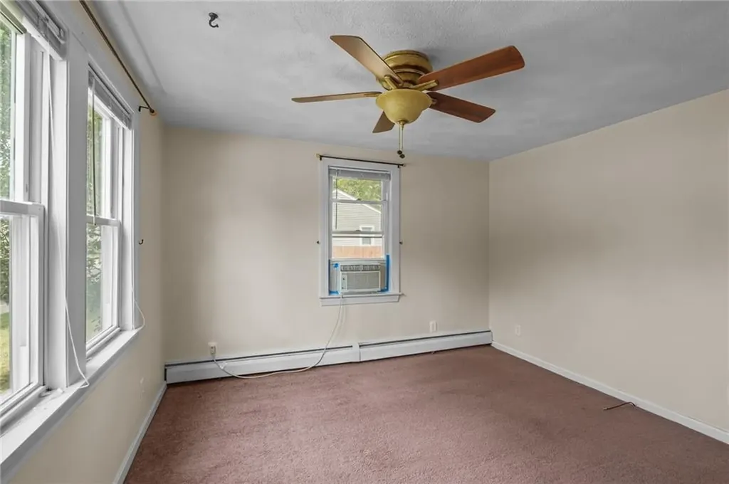 126 Lloyd Avenue Warwick RI 02889