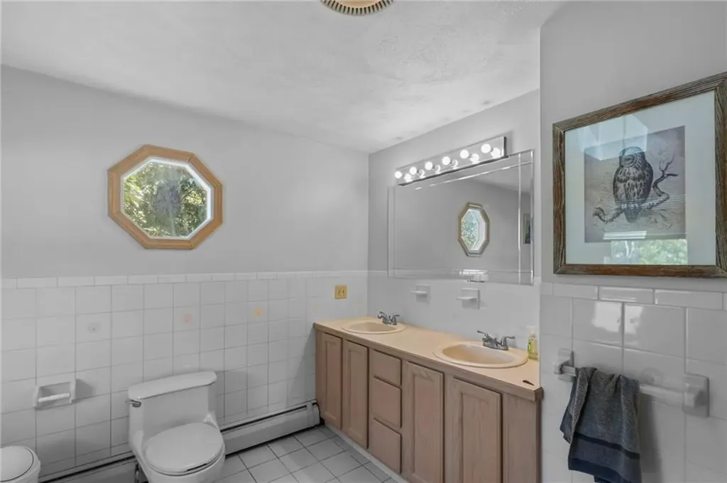15 Perkins Street Warwick RI 02886