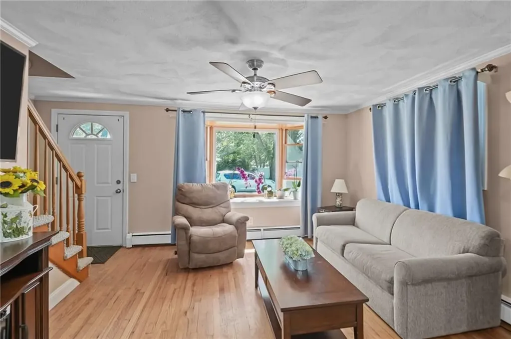 15 Perkins Street Warwick RI 02886