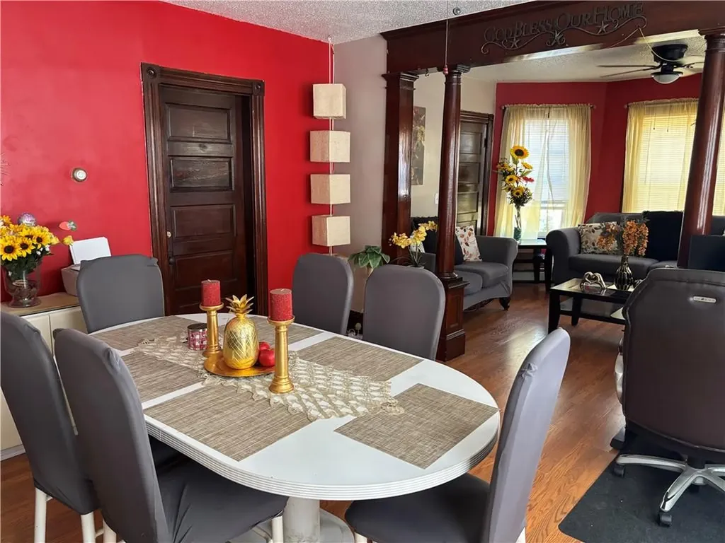 93 Oakland Avenue Pawtucket RI 02861