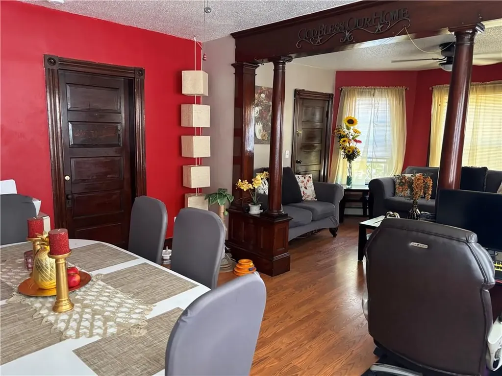 93 Oakland Avenue Pawtucket RI 02861