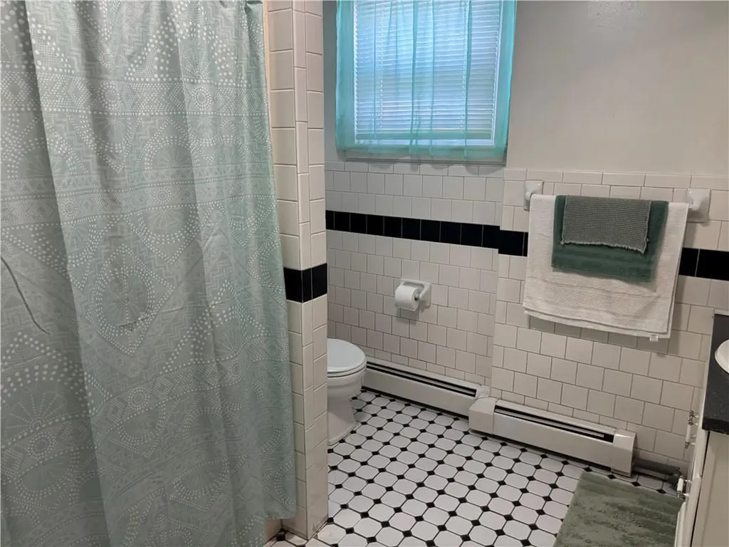 93 Oakland Avenue Pawtucket RI 02861