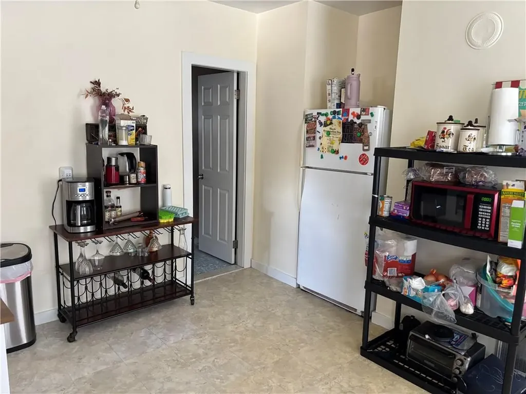 93 Oakland Avenue Pawtucket RI 02861