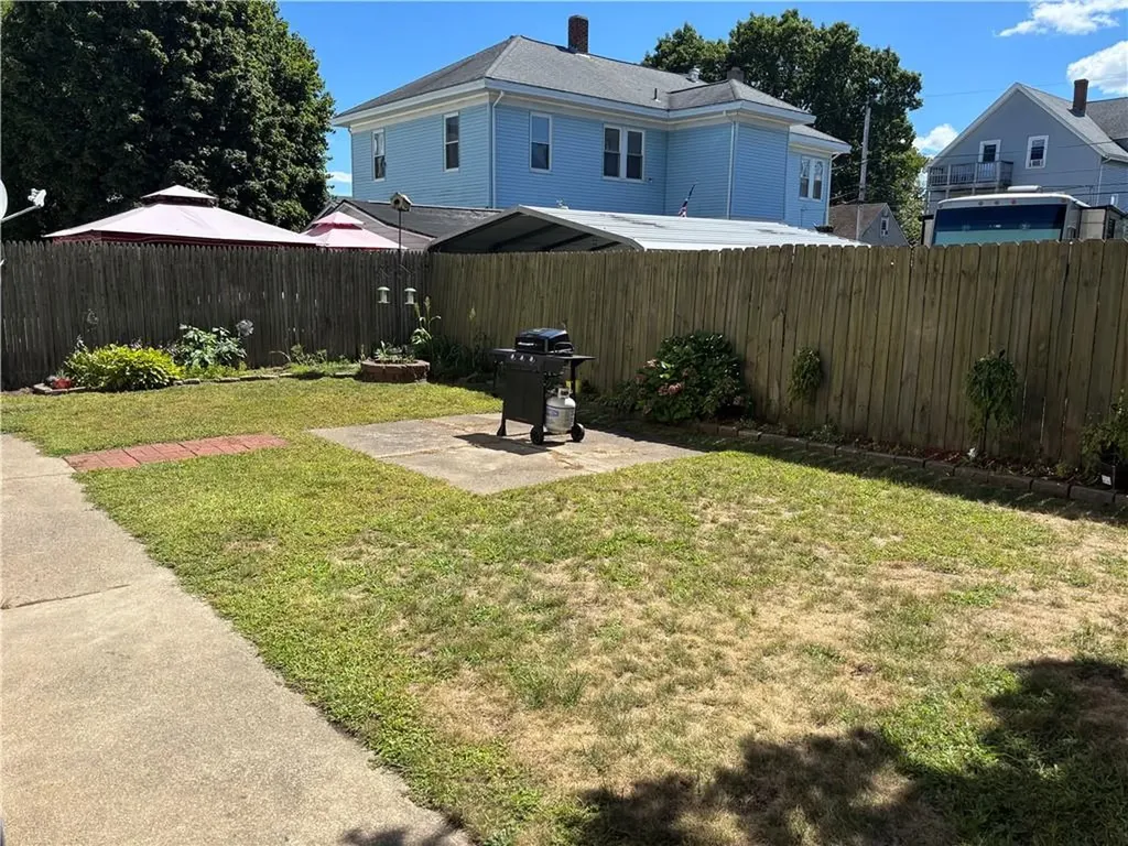 93 Oakland Avenue Pawtucket RI 02861