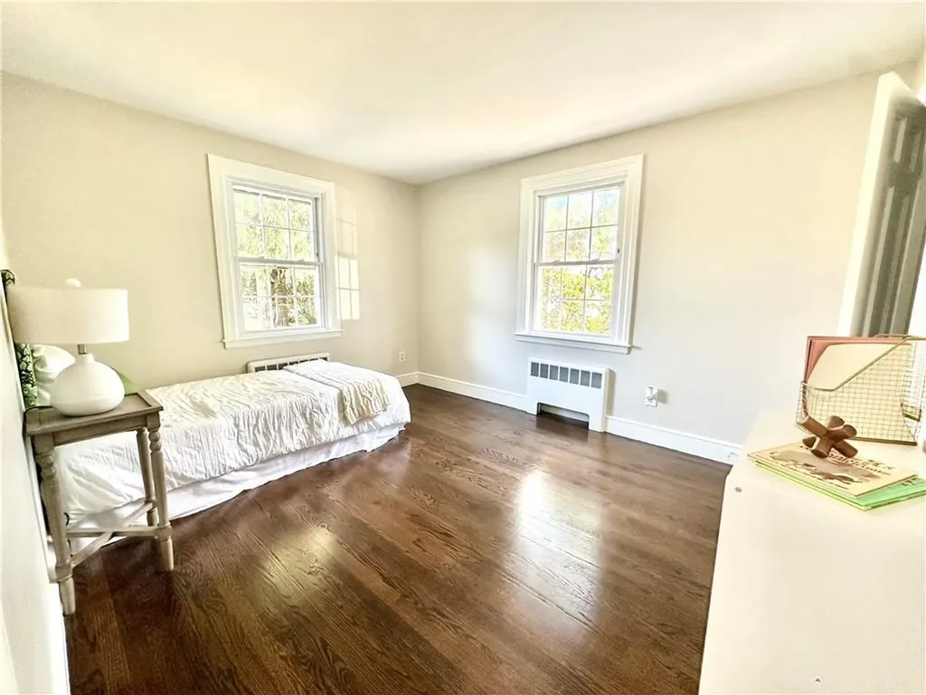 426 Metacom Avenue Bristol RI 02809