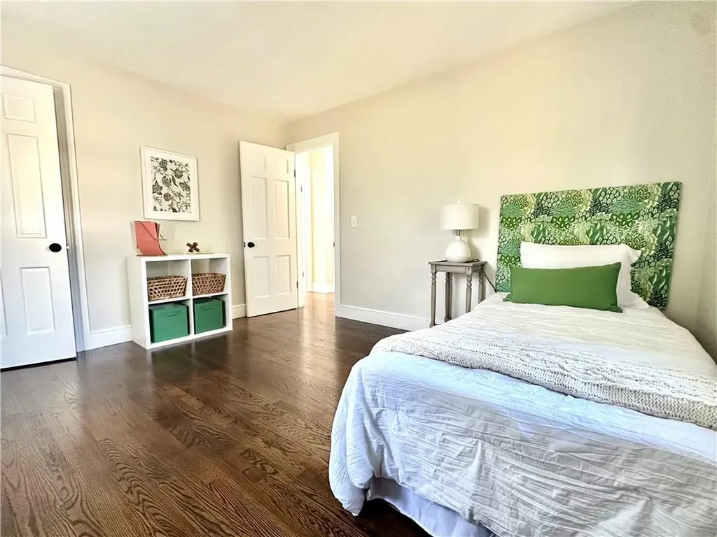 426 Metacom Avenue Bristol RI 02809