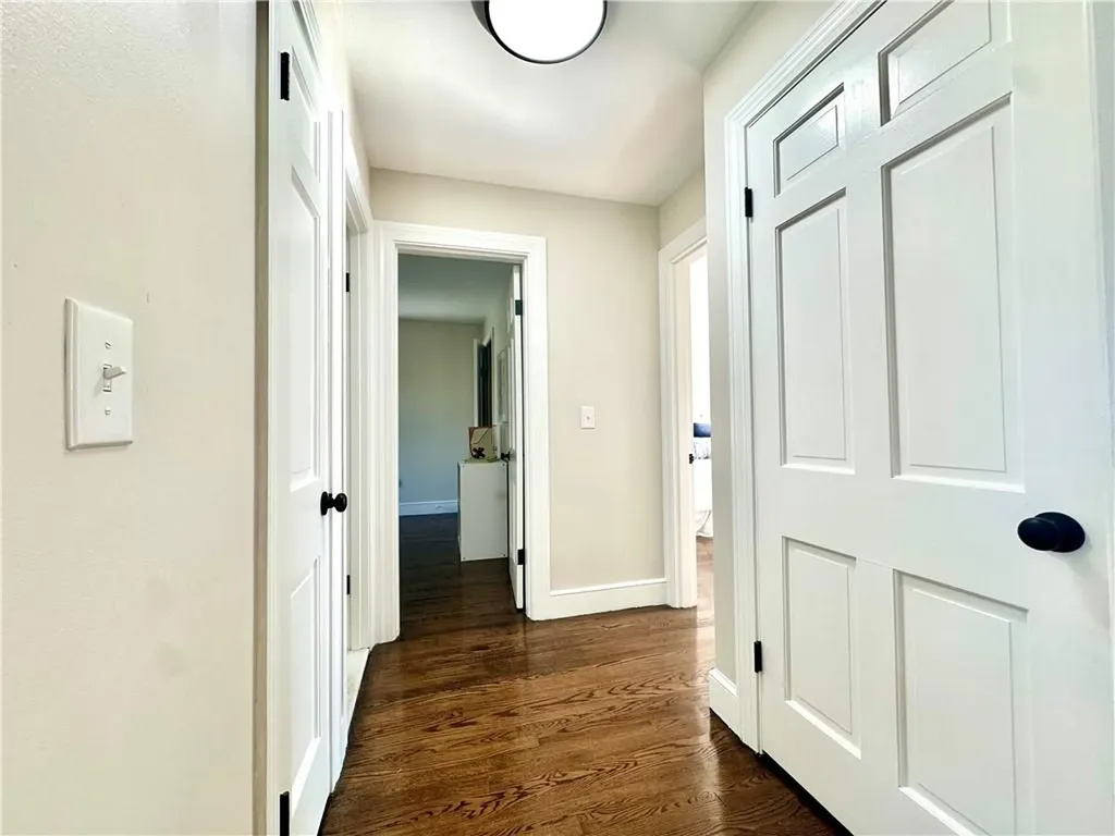 426 Metacom Avenue Bristol RI 02809