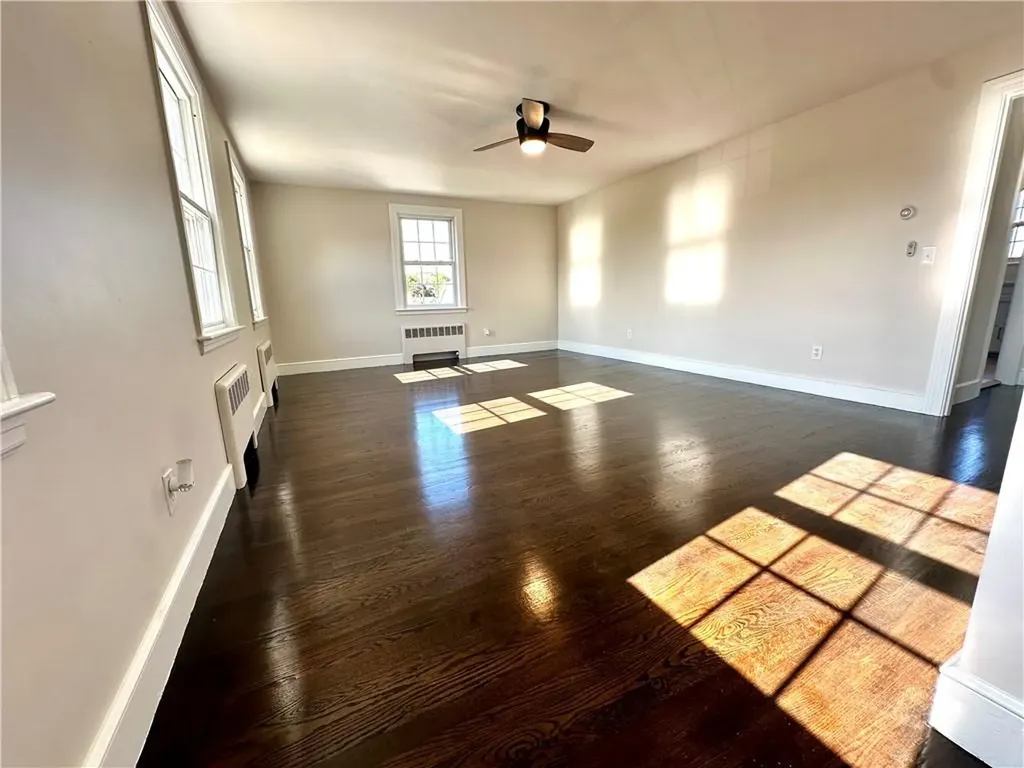 426 Metacom Avenue Bristol RI 02809