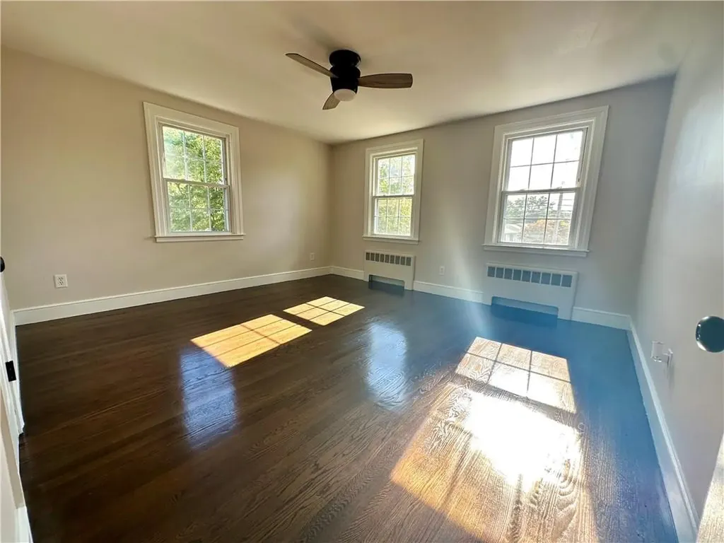 426 Metacom Avenue Bristol RI 02809