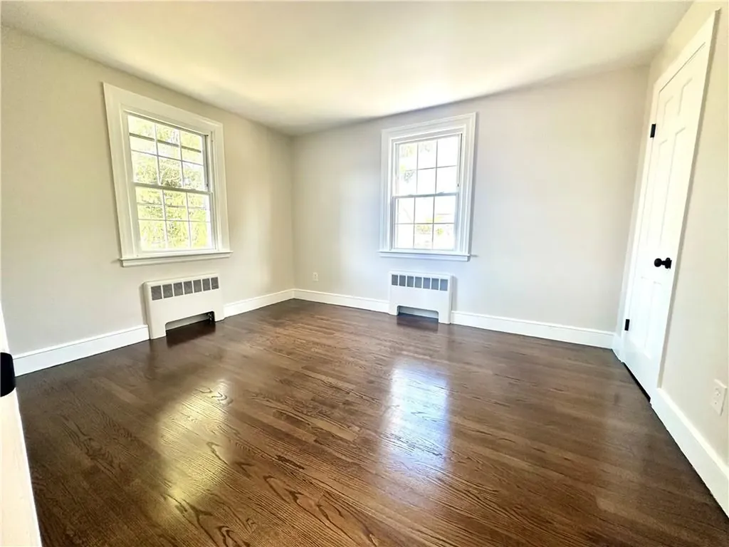 426 Metacom Avenue Bristol RI 02809