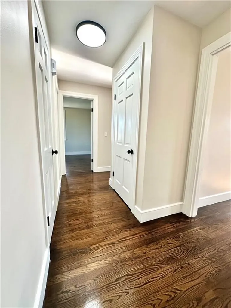 426 Metacom Avenue Bristol RI 02809