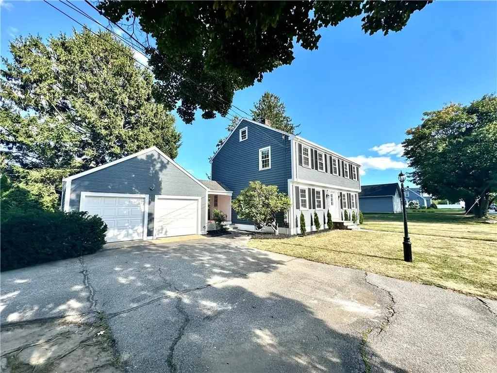426 Metacom Avenue Bristol RI 02809