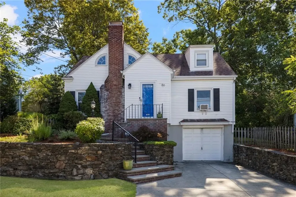 86 Blodgett Avenue Pawtucket RI 02860
