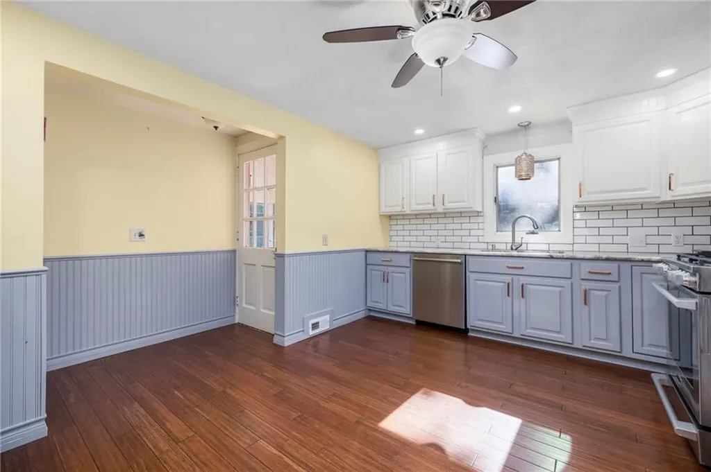 86 Blodgett Avenue Pawtucket RI 02860