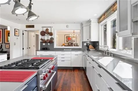 11 Stonegate Road Warren RI 02885