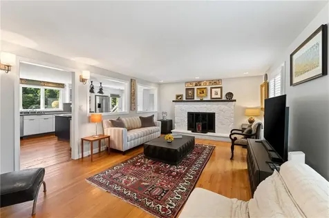 11 Stonegate Road Warren RI 02885