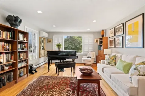 11 Stonegate Road Warren RI 02885