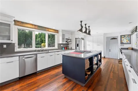 11 Stonegate Road Warren RI 02885